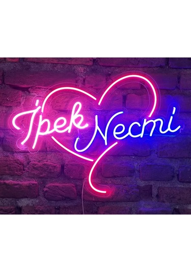 Sevgililere Özel Kalpli İsimli Neon Led Duvar Aydınlatması