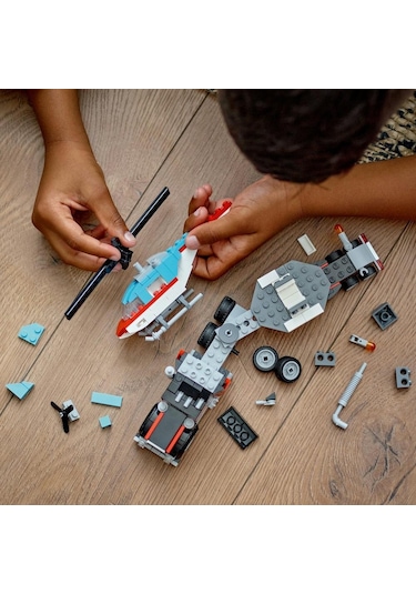 LEGO® Creator 31146 Helikopterli Açık Kasa Kamyon 270 Parça