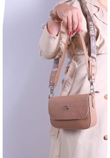 Orta Boy 2 Askılı 5 Bölmeli Hafif Ve Kibar Model Kadın Omuz Çanta 001