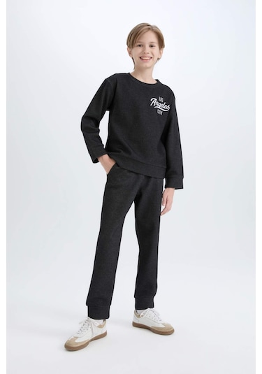 DeFacto Erkek Çocuk 2'li Takım Baskılı Sweatshirt Beli Lastikli Eşofman Altı D7869A8NSBK81 DeFacto Erkek Çocuk 2'li Takım Baskılı Sweatshirt Beli Lastikli Eşofman Altı D7869A8NSBK81