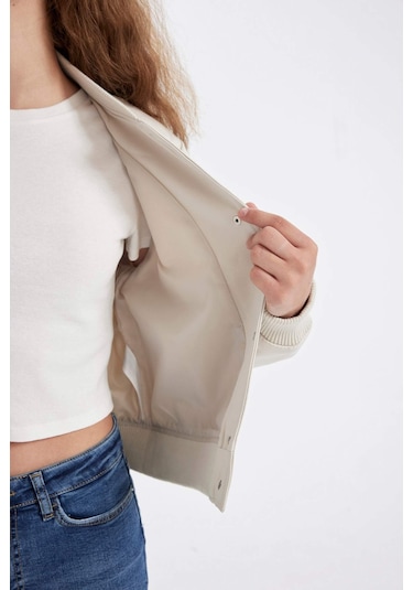 DeFacto Su İtici Kolej Yaka Rüzgar Geçirmez Çıtçıtlı Cepli Kısa Bomber Ceket B3469AX24AUER238