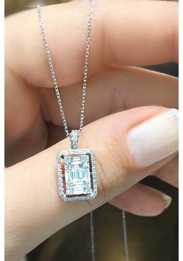 Modern Tasarım 0.55 Ct Baget Kare Tektaş Kolye