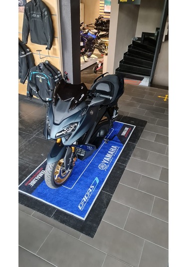 YAMAHA DADAŞ PADDOCK MOTOSİKLET ALT HALI