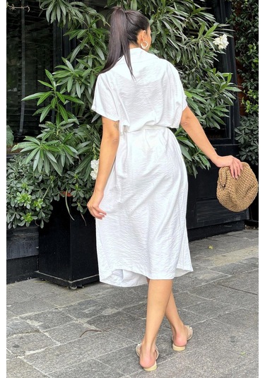 Kadın Beyaz Kruvaze Yaka, Kısa Kollu, Kemer Detaylı, Rahat Kesim, Midi Keten Elbise Beyaz