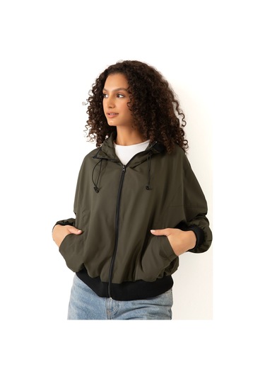 Riverstorm Kadın Haki Dik Yaka Su Ve Rüzgar Geçirmez Oversize Crop Mevsimlik Yağmurluk Rüzgarlık Haki