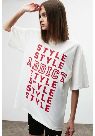 Maybe Kadın Yazı Kalıp Baskılı Oversize Fit %100 Organik Pamuklu Bisiklet Yaka Beyaz T-shirt