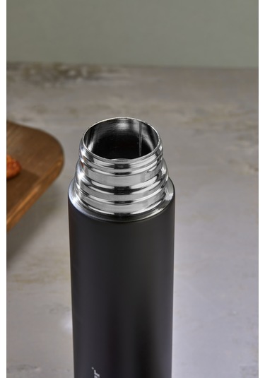 Cooker 0.50 Lt Paslanmaz Çelik Termos - 12 Saat Sıcak 24 Saat Soğuk - Kamp, Outdoor, Piknik, Ofis, Otel, Kafe, Okul, Seyahat Siyah