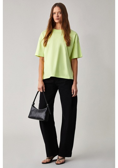 Jemmy Kadın %100 Organik Pamuk Relaxed Fit Yırtmaçlı Yuvarlak Yakalı Neon Yeşil T-Shirt