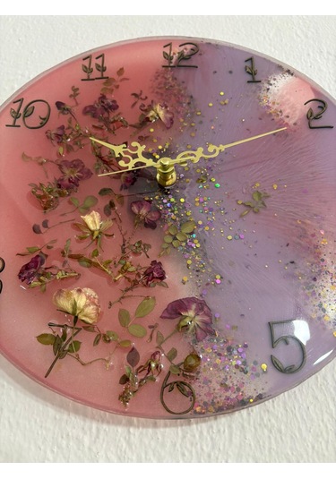 Pelince - Pembe Mor Tomurcuk Güllü Epoksi Duvar Saati Özel Tasarım - Tek Üretim - 30 Cm Pembe