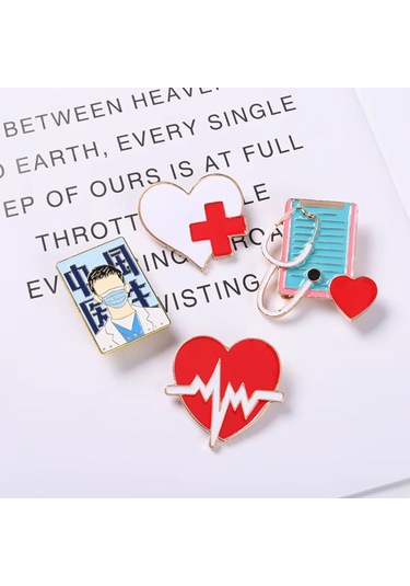 Monyee Tıp Çalışanları İçin Alüminyum Broş - Stetoskop Ve Dahiliye Defteri Desenli, Zirve, 4.6x4.6 Cm, Güzellik Ve Profesyonellik Birleşimi Mavi