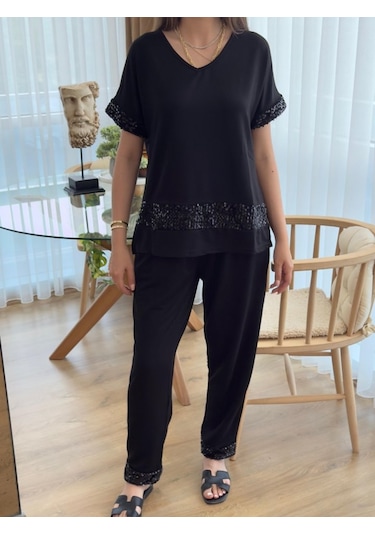 Soonaksesuar Kadın Kısa Kollu V Yakalı Pul Payetli Viskon Iki Iplik Bluz Ve Pantolon Ikili Takım Siyah