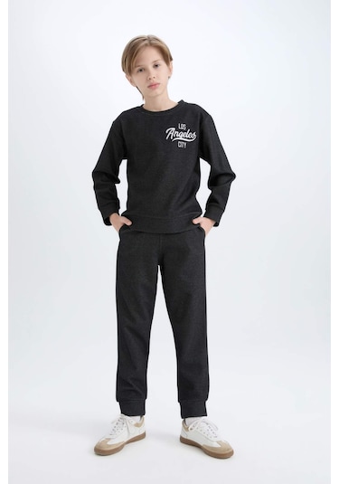 DeFacto Erkek Çocuk 2'li Takım Baskılı Sweatshirt Beli Lastikli Eşofman Altı D7869A8NSBK81 DeFacto Erkek Çocuk 2'li Takım Baskılı Sweatshirt Beli Lastikli Eşofman Altı D7869A8NSBK81
