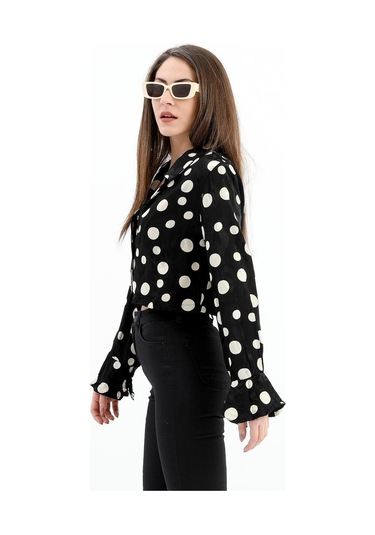 Omuzları Vatkalı Kolları Volanlı Puantiyeli Saten Gömlek - Siyah-ekru-siyah-ekru Siyah - Ekru