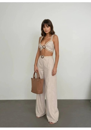 Şeritli Çift Tokalı Natürel Dokulu Keten Kumaşlı Palazzo Pantolon Sırt Lastikli Üçgen Krop Takım Bej
