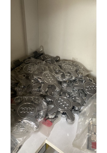 AUDİ A3 JANT AHTAPOT GÖBEĞİ KAPAĞI