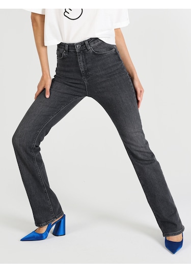 Colins 797 Cl1064452 Adel Flare Fit Dar Kesim Yüksek Bel İspanyol Paça Kadın Jean Siyah Mavi Colins 797 Cl1064452 Adel Flare Fit Dar Kesim Yüksek Bel İspanyol Paça Kadın Jean Siyah Mavi