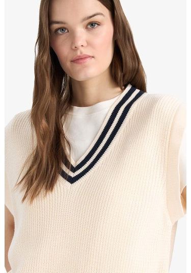 DeFacto Regular Fit V Yaka Triko Süveter S0375AZ25SPER105 Ekru