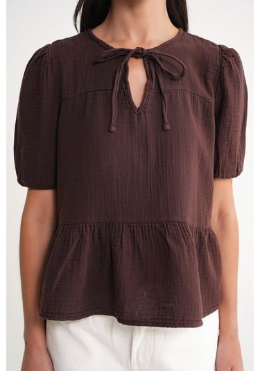 4715 Kadın Yakası Bağlamalı Kısa Kol Müslin Bluz Kahve Kahve