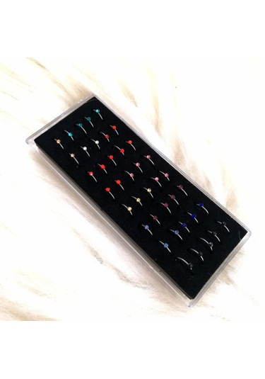 Siyah Taşlı Burun Piercingi