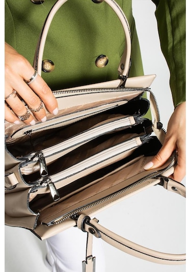 Kadın Omuz Çantası 30 25 Cm Kutu Model Çapraz Askılı Postacı Çanta Mega Çanta Business Kol Çantası Krem