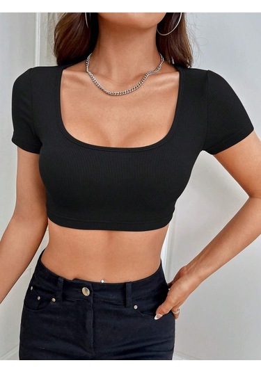 Geniş Yaka Siyah Renk Fitilli Kısa Kollu Crop Top Bluz