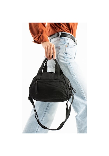 Kadın Omuz Çantası Elde Tutmalı Çapraz Askılı Postacı Bayan Çantası 20 27 Cm Astarlı Hafif Kumaş Siyah