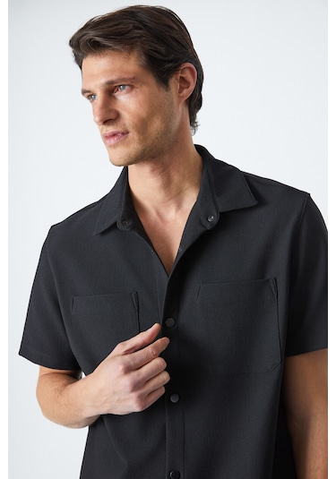 MELOS Erkek Kısa Kollu Cepli Çıtçıtlı Relaxed Fit Siyah Gömlek