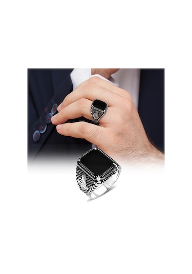 Tuğra Desenli Kare Oniks Taşlı 925 Gümüş Erkek Yüzük