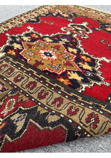 Burak Halı El Dokuma Kırmızı 88 x 142  CM %100 Yün Kök Boya Yörük Halısı