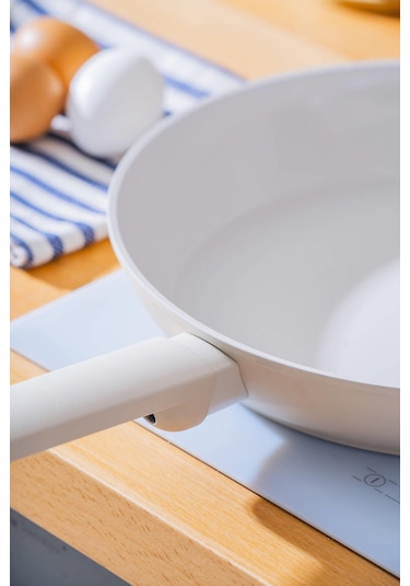 Ultimate Pro İndüksiyon Tabanlı Tava - 28 Cm Krem