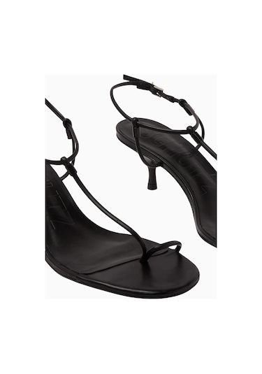 Schutz Elsha 55 Siyah Deri T-bantlı 55mm Kitten Topuklu, Lüks Sandalet