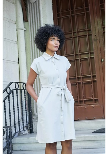 Kadın İpeksi Modal Kumaş Yakalı Düşük Omuzlu Diz Altı Kuşaklı Düğmeli Elbise-taş Taş
