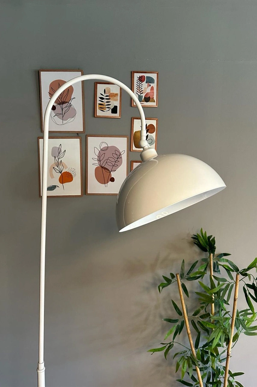 Beyaz Lambader Hareketli Başlık Modern Dekoratif Metal Oturma Odası Çalışma Odası Zemin Lambası Beyaz