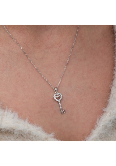 Lucky Life Gümüş Kalpli Sonsuzluk Anahtar Kadın Kolye Gümüş