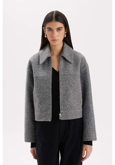 DeFacto Su İtici Regular Kalıp Polo Yaka Fermuarlı Cepli Kısa Kaşe Ceket C0935AX25SPGR503 Gri DeFacto Su İtici Regular Kalıp Polo Yaka Fermuarlı Cepli Kısa Kaşe Ceket C0935AX25SPGR503 Gri