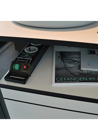 Super Solid Serisi Brennenstuhl 5 Soketli 2.5 Metre 13.500 Mah Akım Korumalı Priz Siyah