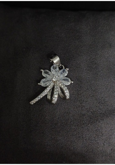Çiçek Motifli Taşlı Gümüş Takı Seti - Kolye Ucu, Küpe Ve Yüzük - Zarif Ve Şık Tasarım Gümüş