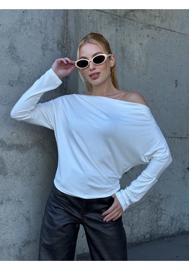 Kadın Kayık Yaka Full Esnek Asimetrik Kesim Comfort Spor Şık Tasarım Yumoş Bluz Beyaz
