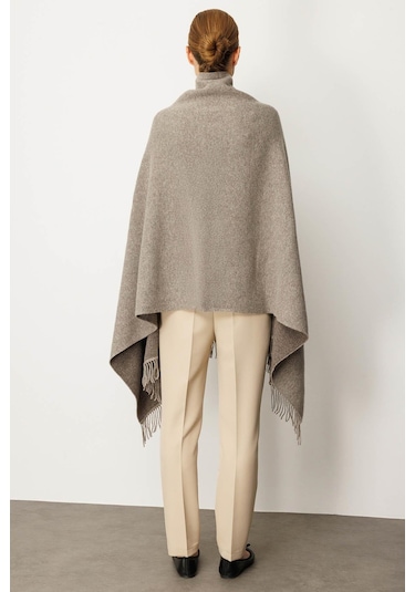 Kadın Yakası İşlemeli Koldan Geçmeli Büyük Yün Panço Vizon Vizon