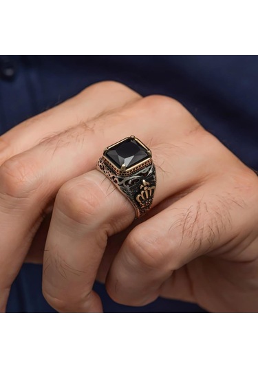 Siyah Taşlı Kral Tacı Motifli 925 Gümüş Yüzük Beyaz