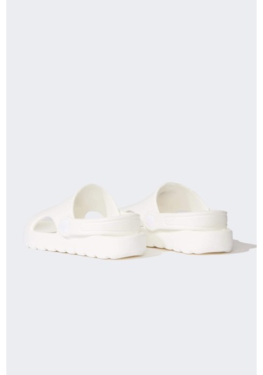 DeFacto Erkek Çocuk Tek Bantlı Düz Taban Eva Terlik E3342A525SMWT1 DeFacto Erkek Çocuk Tek Bantlı Düz Taban Eva Terlik E3342A525SMWT1