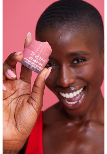 Tree Hut Strawberry Gece Boyu Nemlendirici Dudak Maskesi 17gr