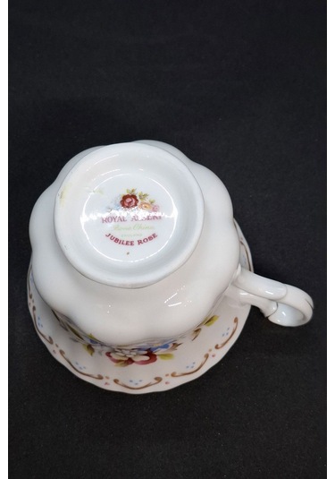 Jubilee Rose Vintage Çay Fincanı 3 Parça 210 Ml Mor - Kırmızı