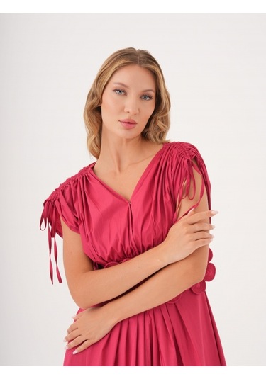 Kadın Bel Detaylı Kısa Kollu Elbise Çiçek Aplikeli, Büzgü Ve Bağcık Detaylı, %100 Pamuk Kırmızı