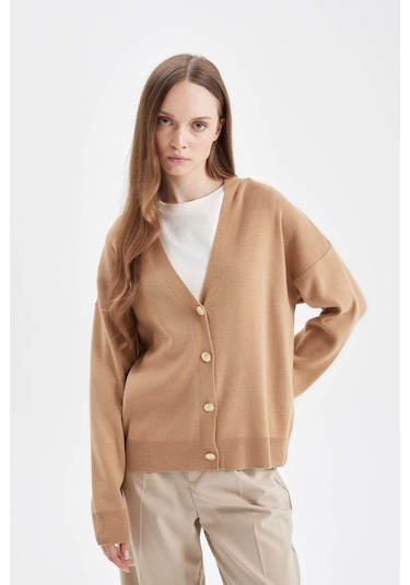 Defacto Relax Fit V Basic Düz Düğmeli Triko Hırka C5282AX24AUBG389 Bej Defacto Relax Fit V Basic Düz Düğmeli Triko Hırka C5282AX24AUBG389 Bej