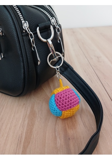 Örgü Amigurumi Top Anahtarlık