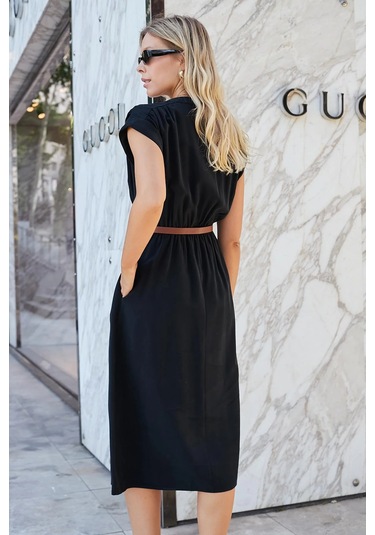 Kadın Yumuşak Dokulu İpeksi Modal Kumaş Hakim Yaka Beli Lastikli Önü Düğmeli Diz Altı Elbise-siyah Siyah Kadın Yumuşak Dokulu İpeksi Modal Kumaş Hakim Yaka Beli Lastikli Önü Düğmeli Diz Altı Elbise-siyah Siyah