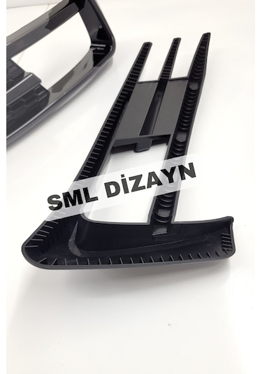 Golf 7 Sis Çerçevesi Parlak Siyah