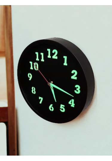 Fosforlu Gece Görünen Siyah Duvar Saati Çap 22 Cm Camsız K1 Siyah