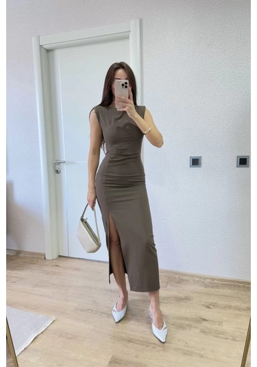 Yırtmaç Detaylı Sırtlı Kapalı Yandan Derin Yırtmaç Detaylı Kolsuz Elbise - Antrasit Antrasit Yırtmaç Detaylı Sırtlı Kapalı Yandan Derin Yırtmaç Detaylı Kolsuz Elbise - Antrasit Antrasit